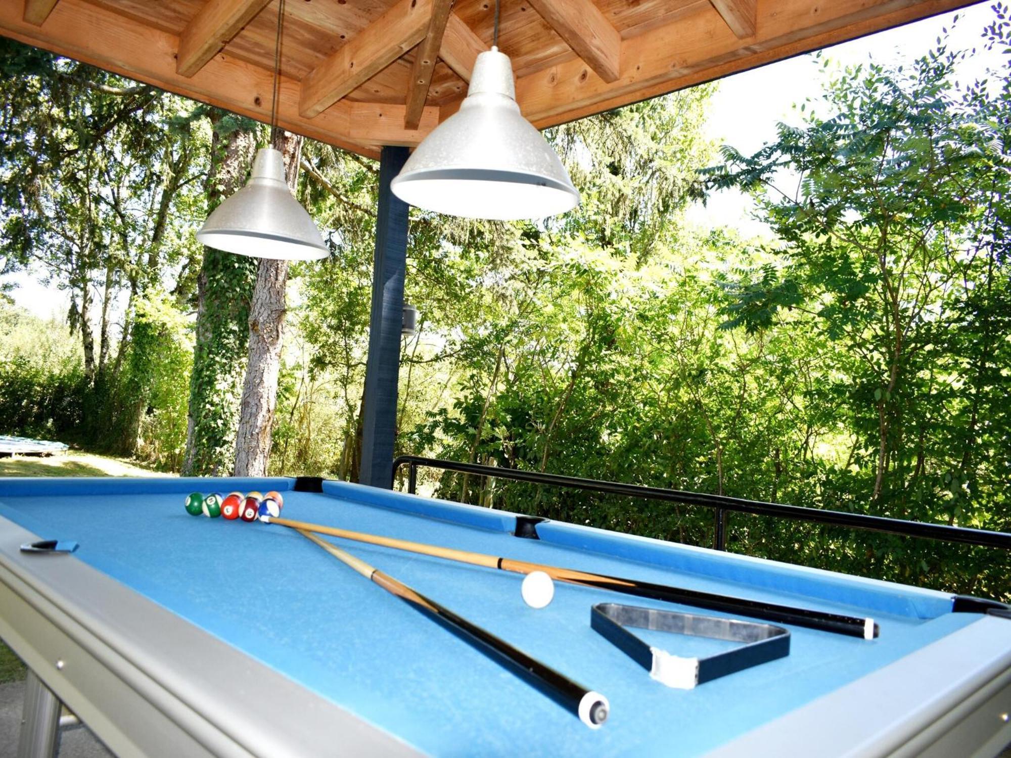 Modern Holiday Home Near The Forest Saint-Honore-les-Bains Ngoại thất bức ảnh
