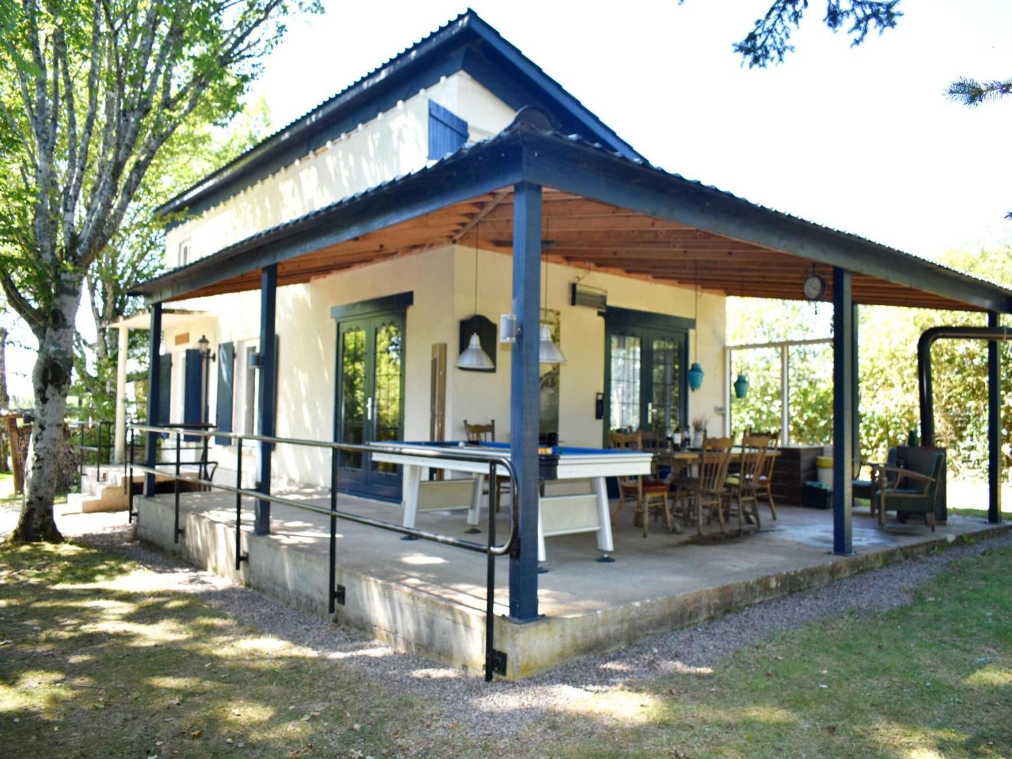 Modern Holiday Home Near The Forest Saint-Honore-les-Bains Ngoại thất bức ảnh