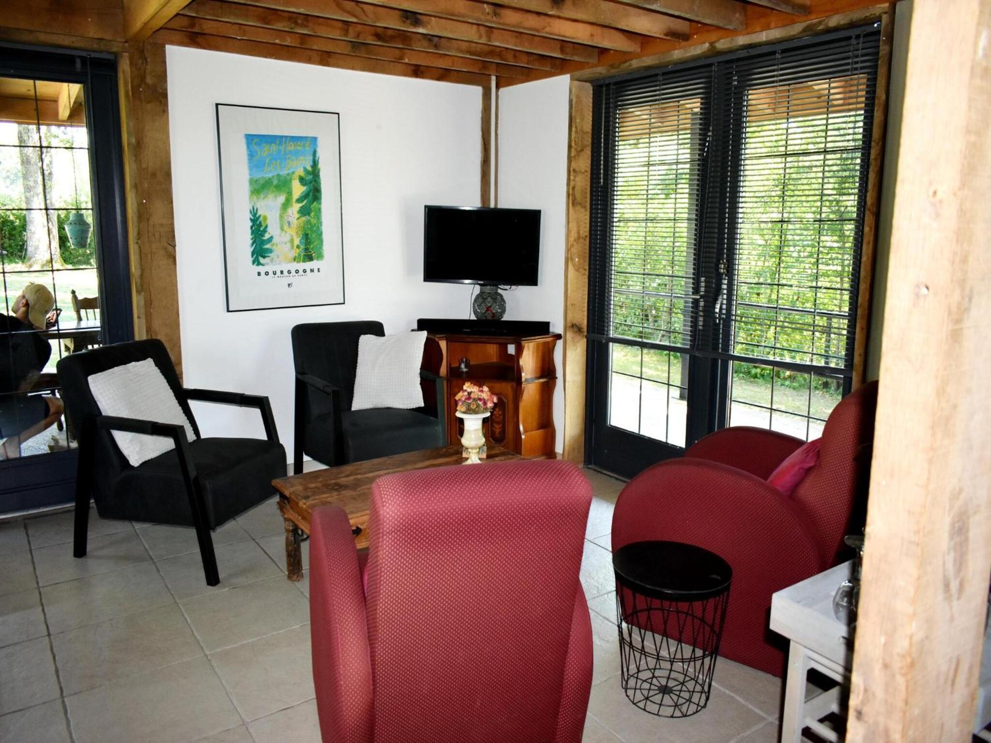 Modern Holiday Home Near The Forest Saint-Honore-les-Bains Ngoại thất bức ảnh