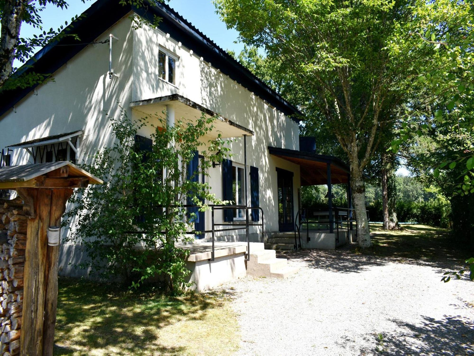 Modern Holiday Home Near The Forest Saint-Honore-les-Bains Ngoại thất bức ảnh