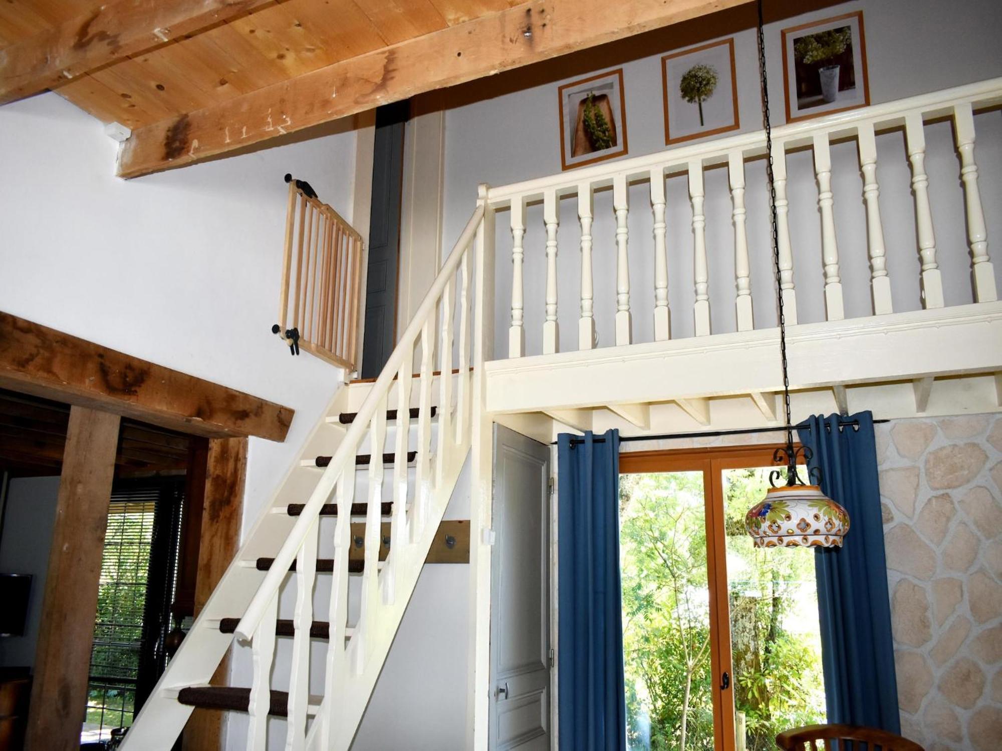 Modern Holiday Home Near The Forest Saint-Honore-les-Bains Ngoại thất bức ảnh