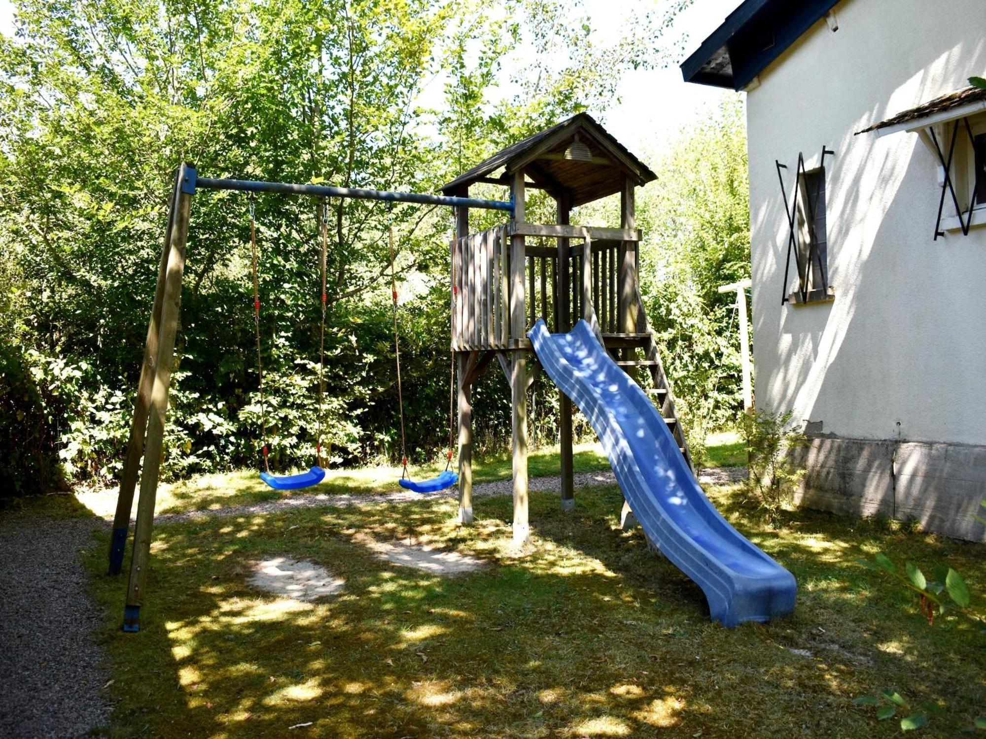 Modern Holiday Home Near The Forest Saint-Honore-les-Bains Ngoại thất bức ảnh