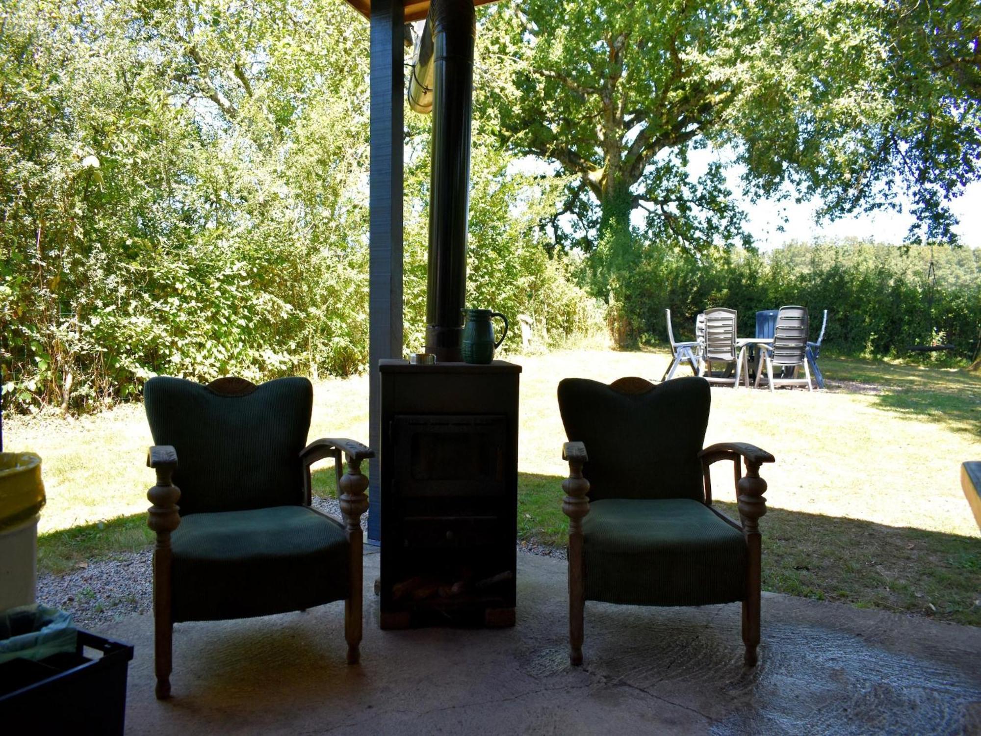 Modern Holiday Home Near The Forest Saint-Honore-les-Bains Ngoại thất bức ảnh